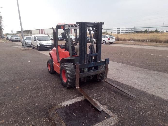 carretilla 4x4 ausa 